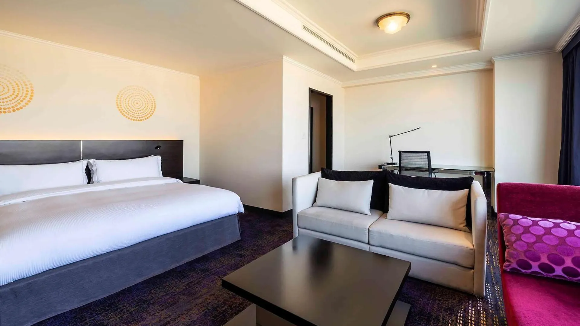 Hilton Fukuoka Sea Hawk Hotel