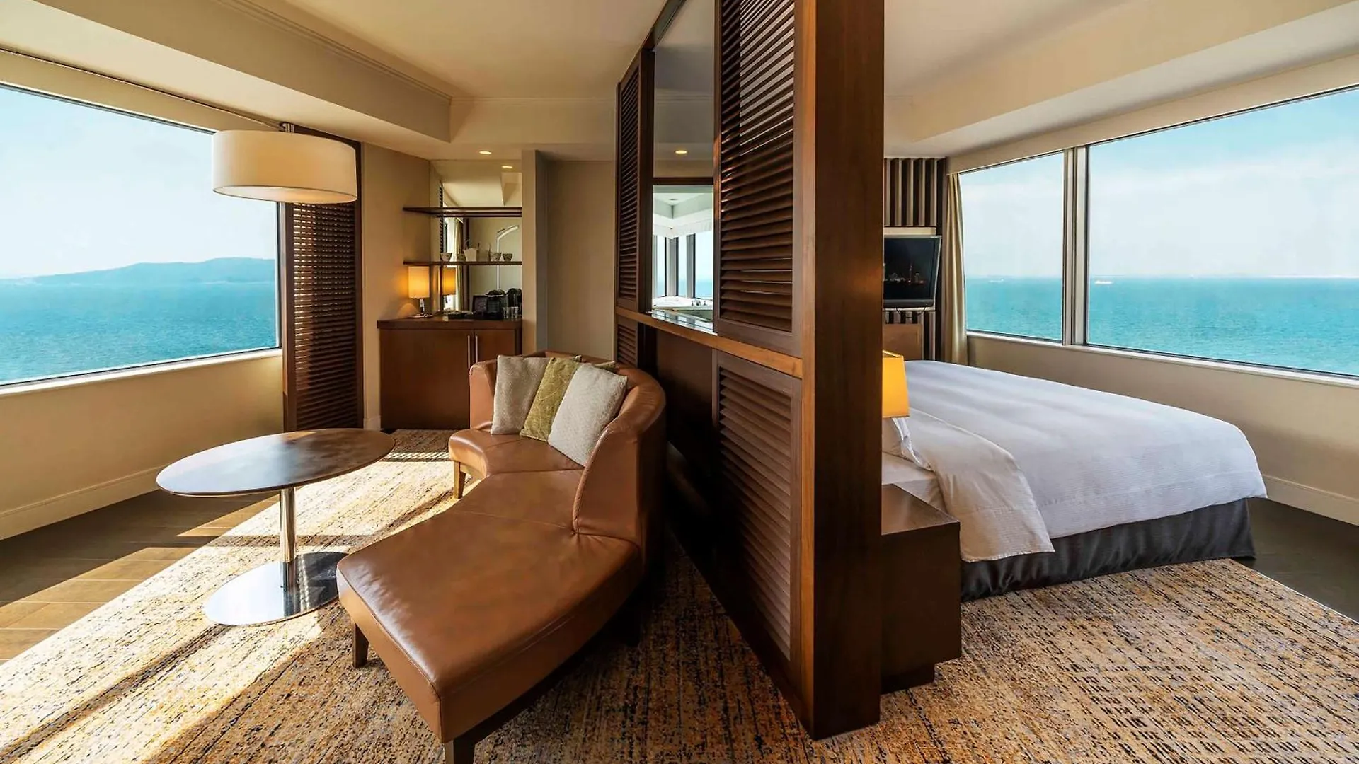 Hilton Fukuoka Sea Hawk Hotel